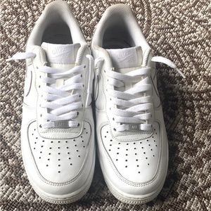 White Low Top Nike Air Force 1 - Men’s 8.5